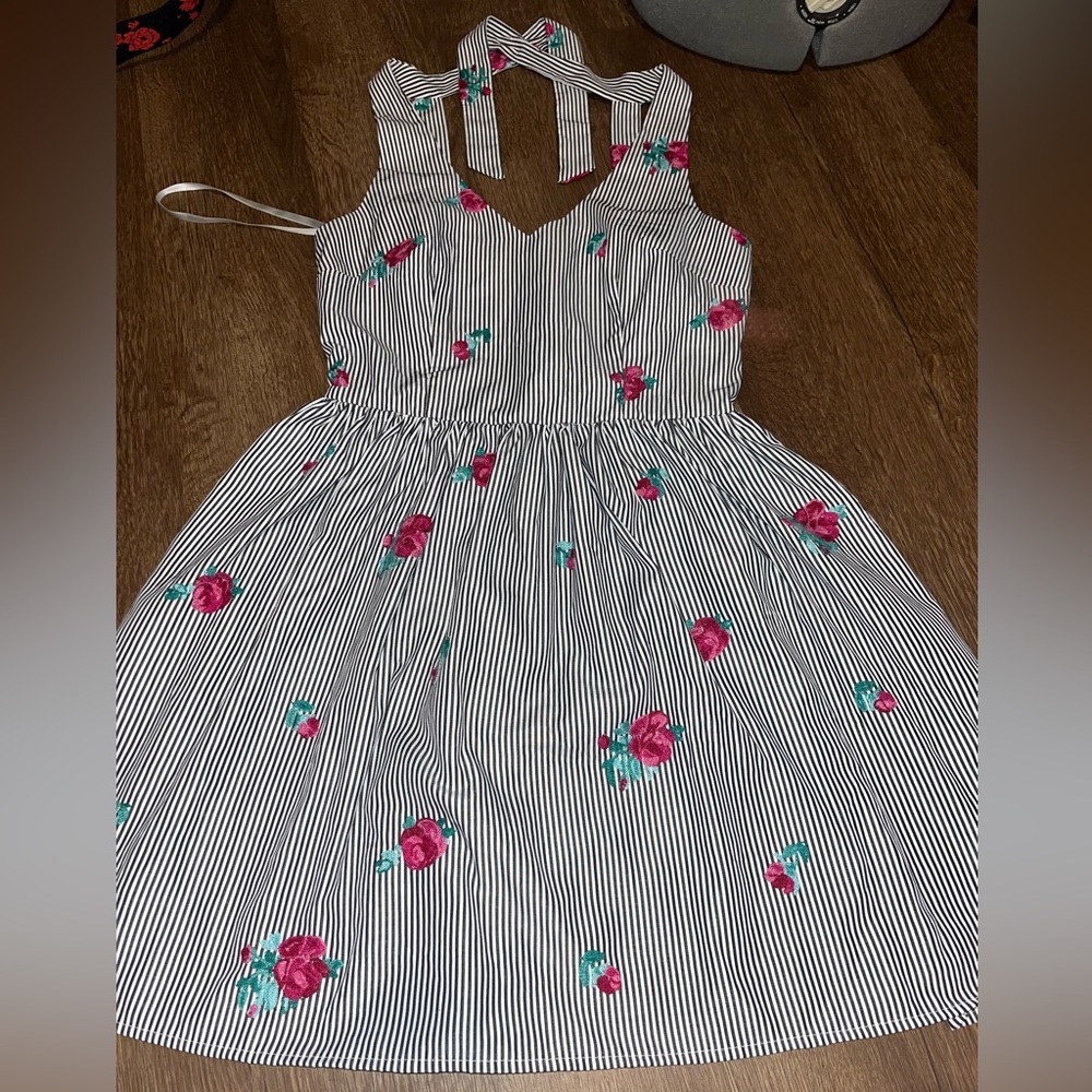 IN San Francisco dress w/ pockets! - size small